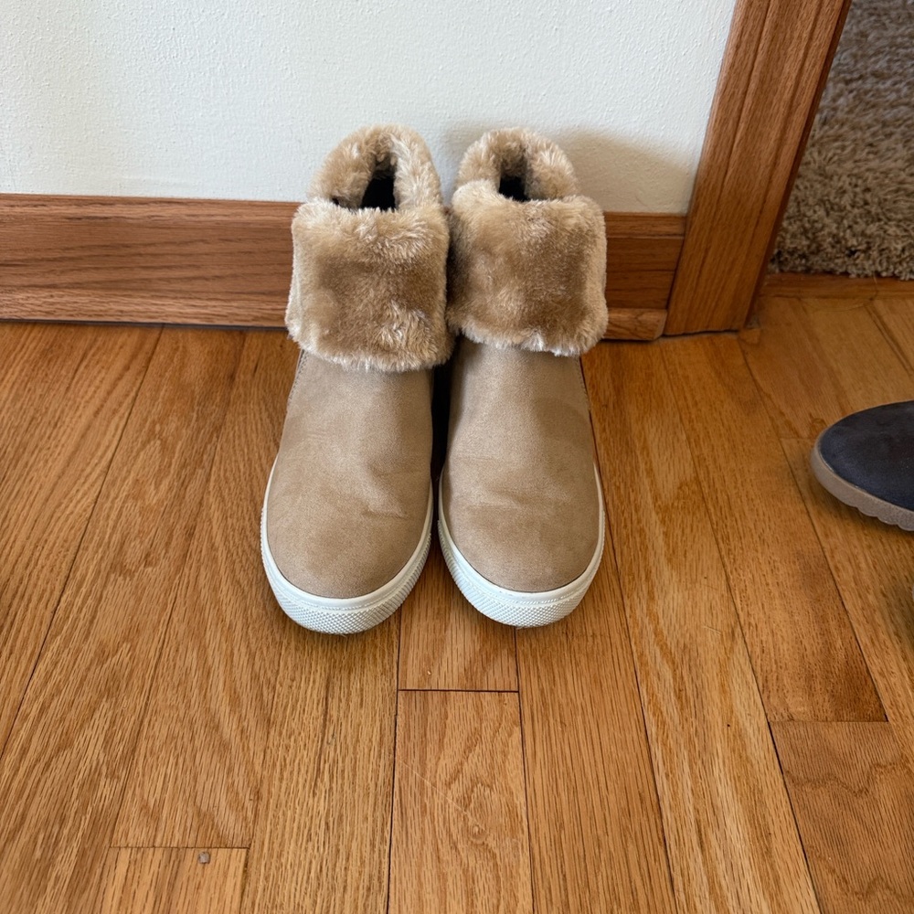 Women's Tan Fur-Lined Ankle Boots